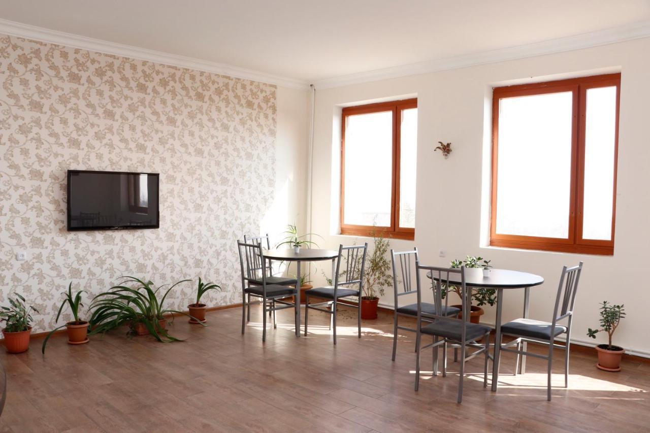 Seva Guesthouse And Cottages Byurakan Екстер'єр фото
